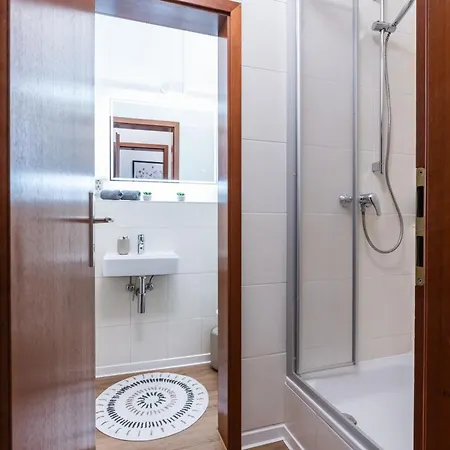 Gutenberg Mit Eigenem Stellplatz Apartment Baden-Baden